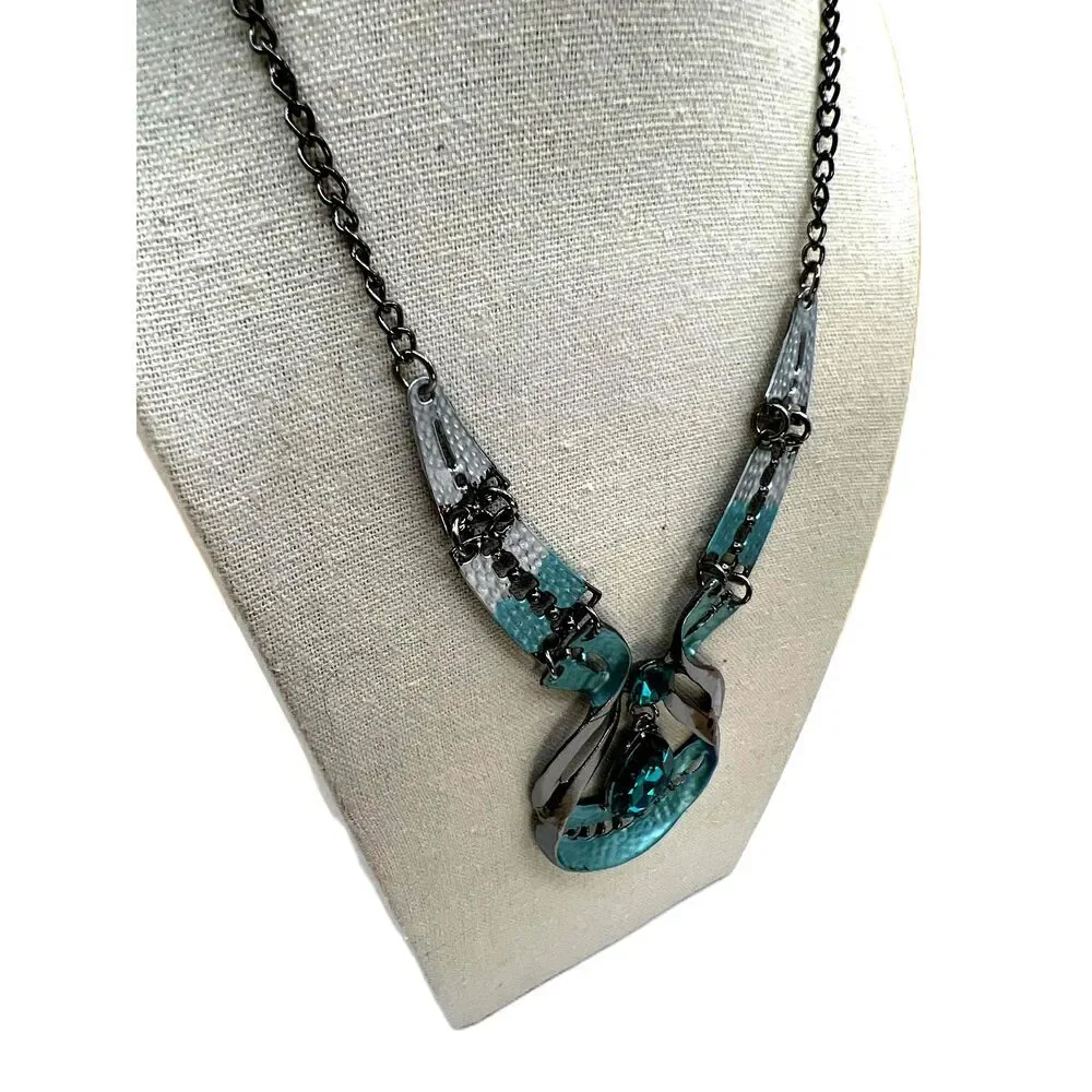 NEW Blue Crystal Silver Tone Drop Earrings Necklace Set - Picture 8 of 15
